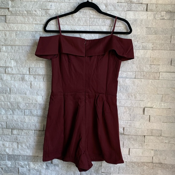 Burgundy Off Shoulder Sweetheart Romper - Picture 4 of 4